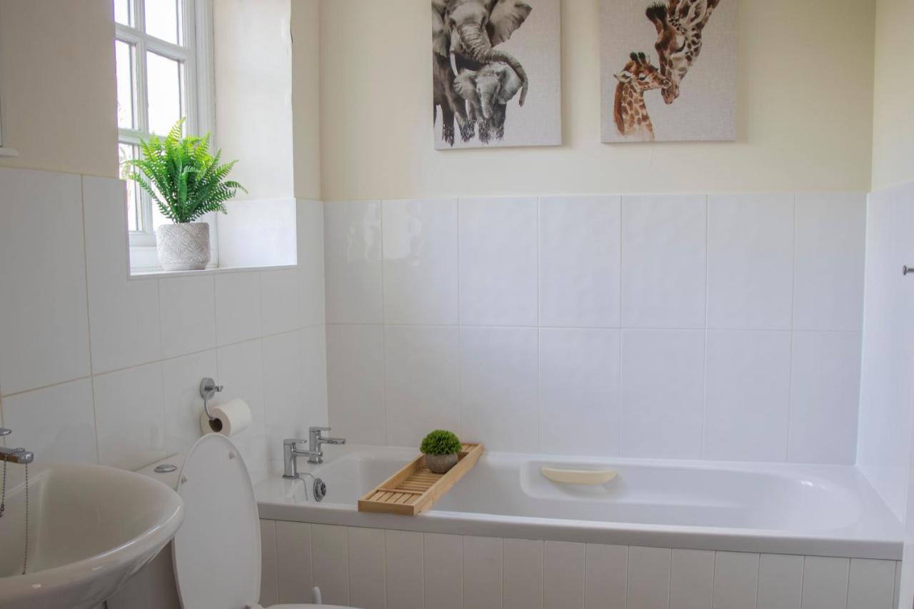 Lovely 3-Bedroom Apartment In Colchester Exterior foto